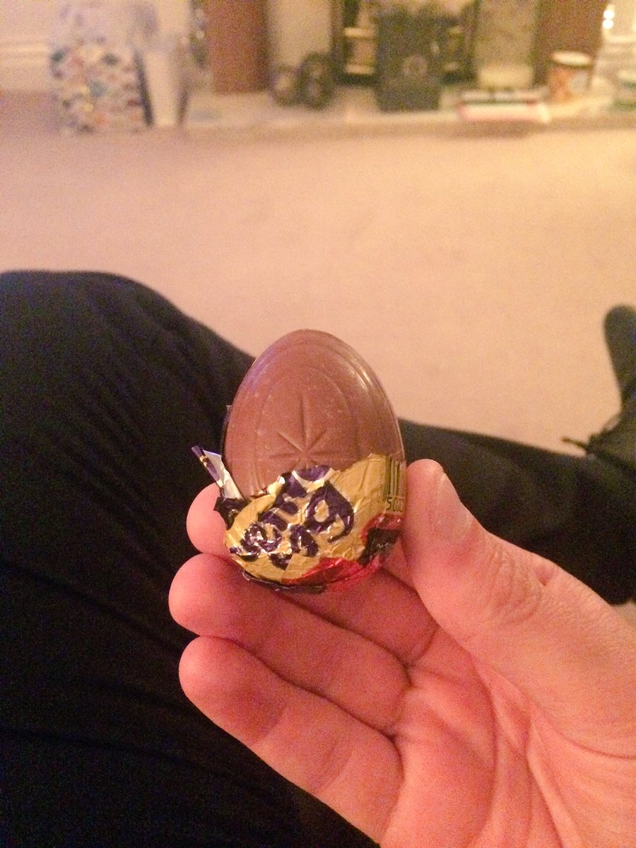 bencunliffe14's tweet photo. First Creme Egg of the year. #SueMe #Ufffttt https://t.co/74Z8jrGHUV