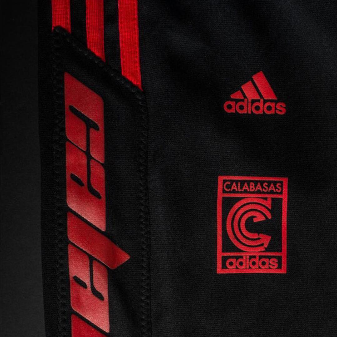 Buzo Detener Manga YEEZY MAFIA on Twitter: "adidas x Yeezy #CALABASAS Track Pants are  RELEASING in Spring 2017 Retail price: $200.00 Maroon/Red, Black/Red and  Navy/Maroon RT #MafiaSZN https://t.co/JuipEfi8Kl" / Twitter