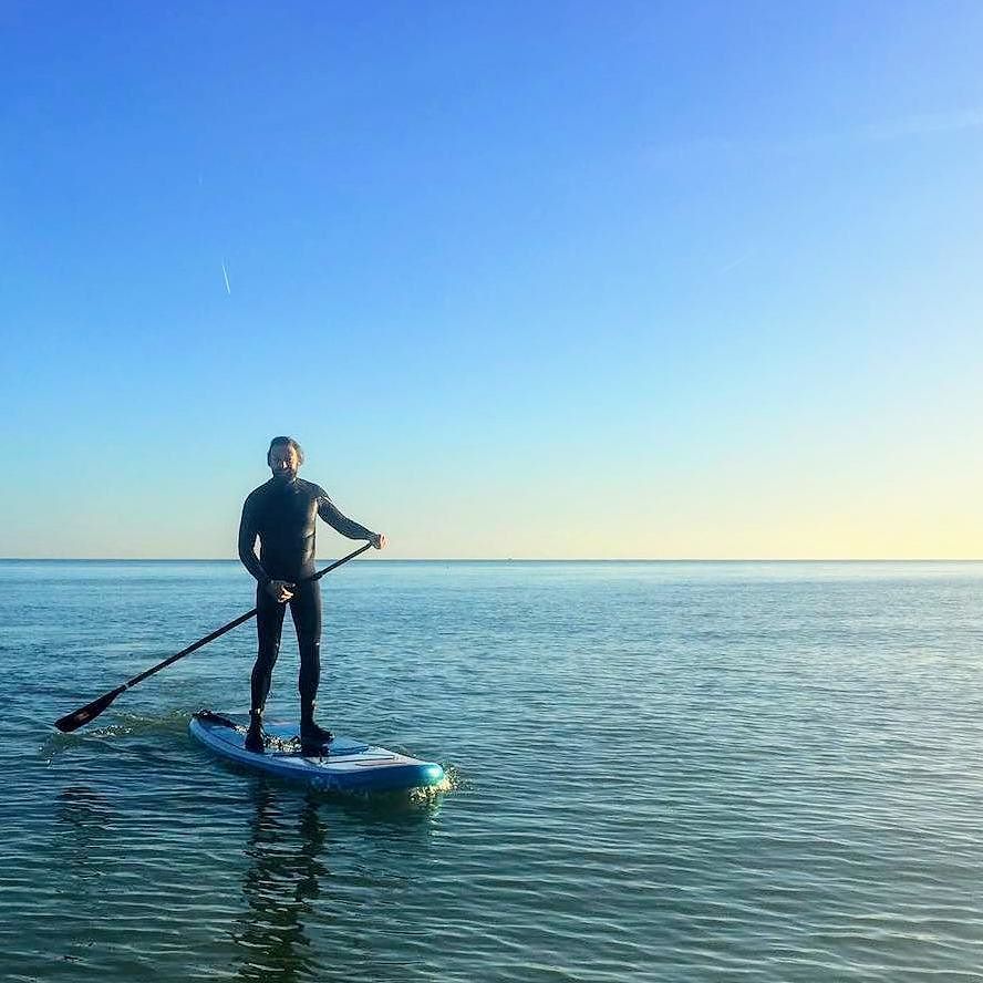UrchinPub's tweet image. Team meeting today #outsideoffice #hove #brighton #SUP #sun #sea #seafood ift.tt/2iMuyXy
