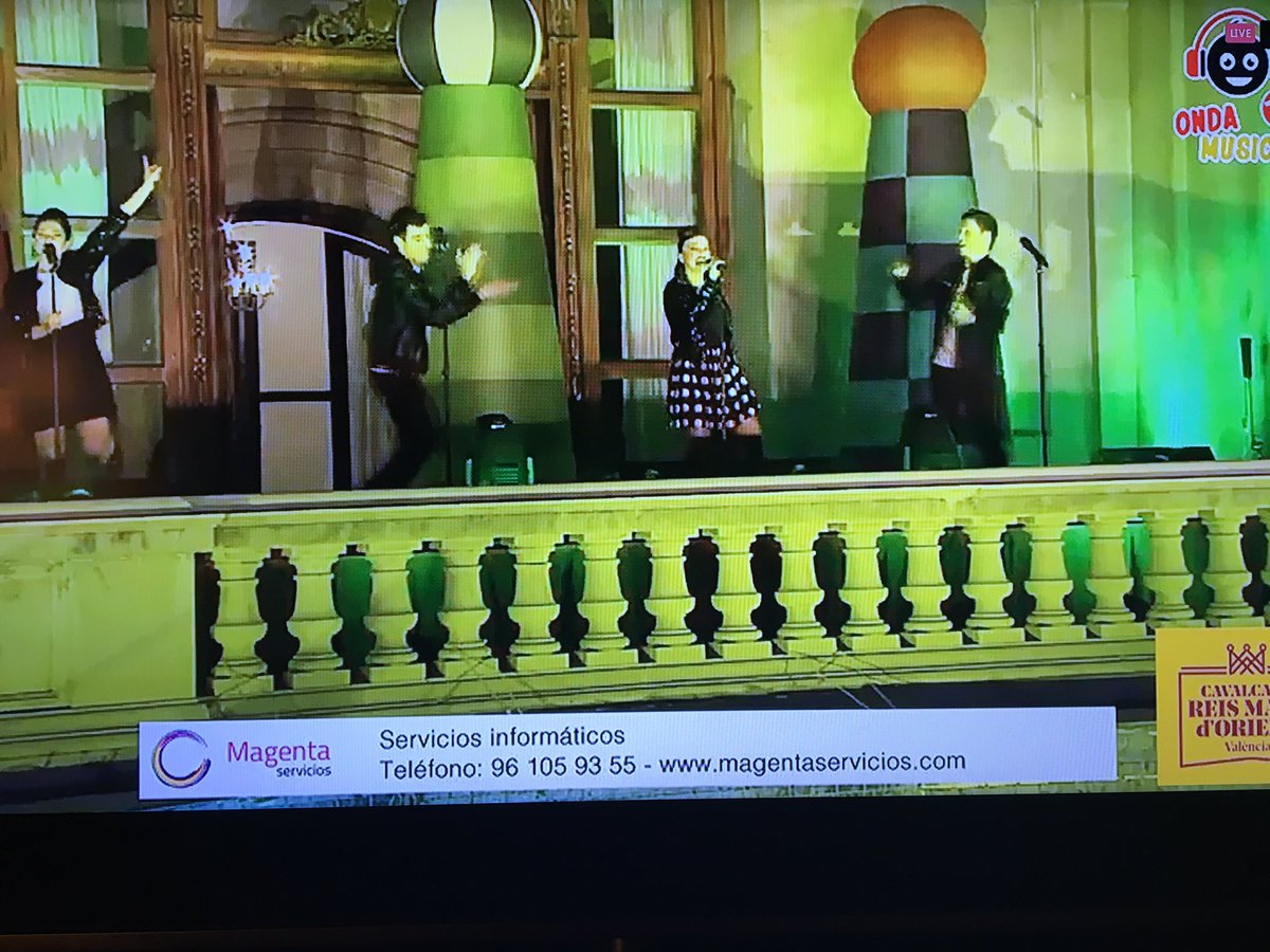 OMR_oficial's tweet photo. En directo #cavalcadaVLC #ondamusicalradio https://t.co/M6quQJ6LuZ https://t.co/rsKIgsny5M