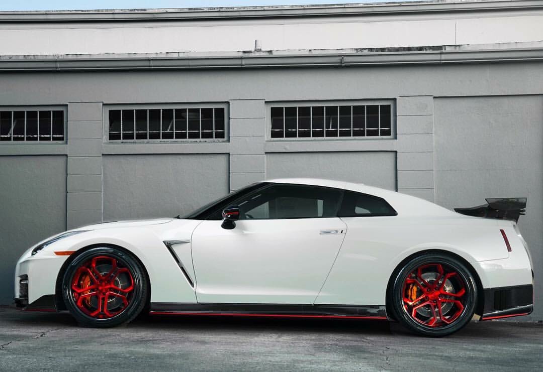 UltimateAuto_'s tweet photo. Happy Thursday! | @AlphaOneWheels  | #UltimateAuto https://t.co/x7YtjDSstb