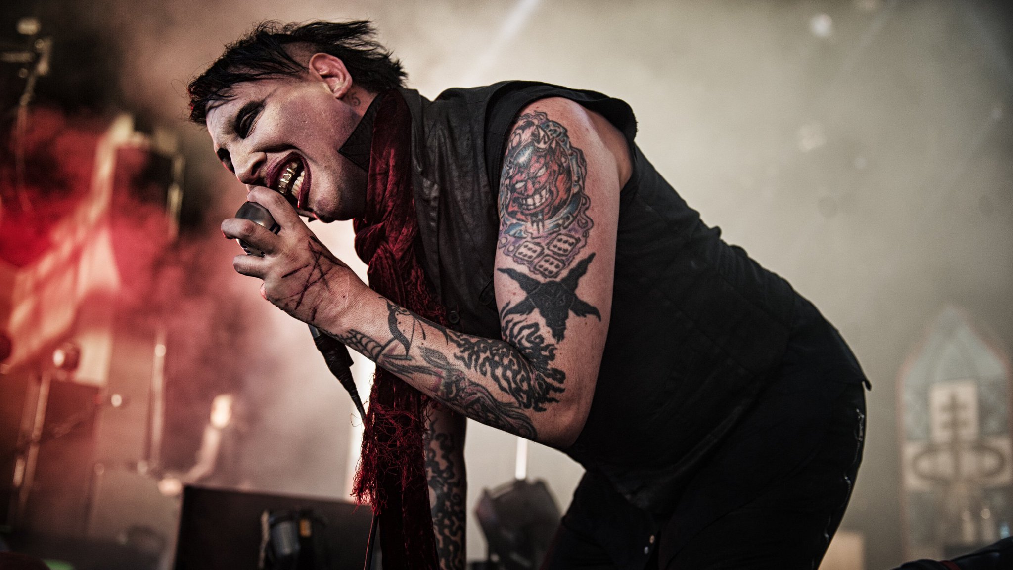 RollingStone: Happy birthday Marilyn Manson! Look back at his most shocking moments  
