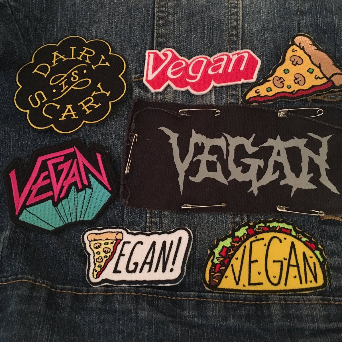 VeganPower_co's tweet photo. Current #Vegan #Patchgame 🌱💚🤘🏼
Patch Sale now in our #Etsy shop, $1 off all patches, no code needed!
💖🤘🏼☕️🤓 https://t.co/shTadkEuUl