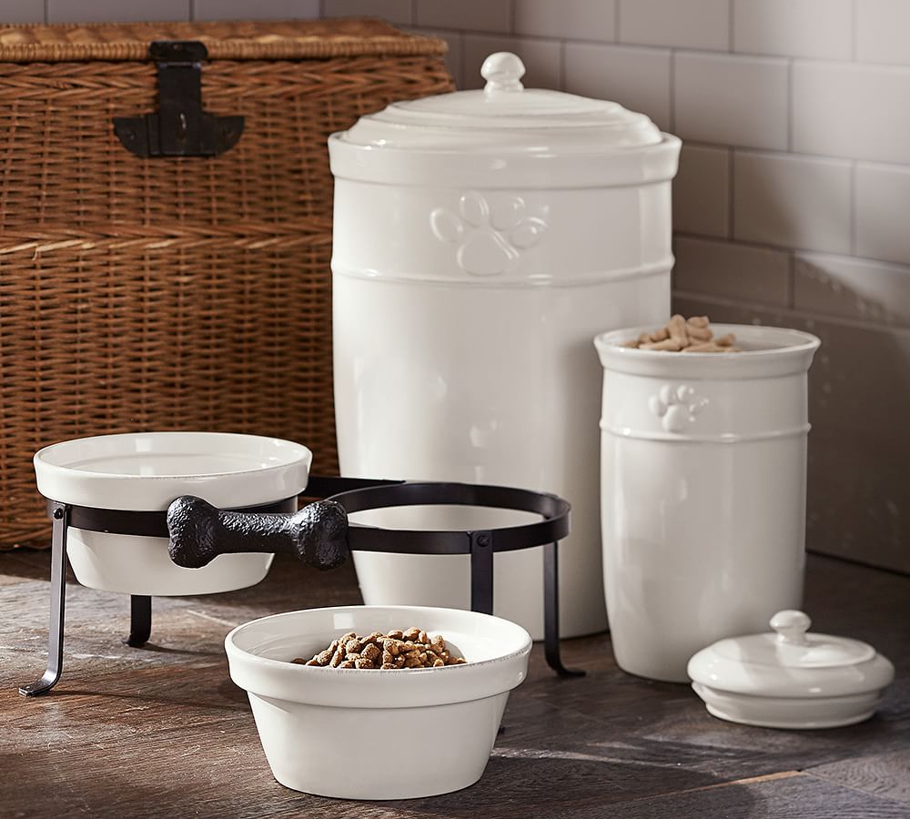 potterybarn's tweet photo. Pamper your furry friends -- without sacrificing your own style -- with our Cambria Pet Bowl and Stand! 🐕🐈🐩 https://t.co/S9oXifEjHM #pbpet https://t.co/sZ4kyfZXVf