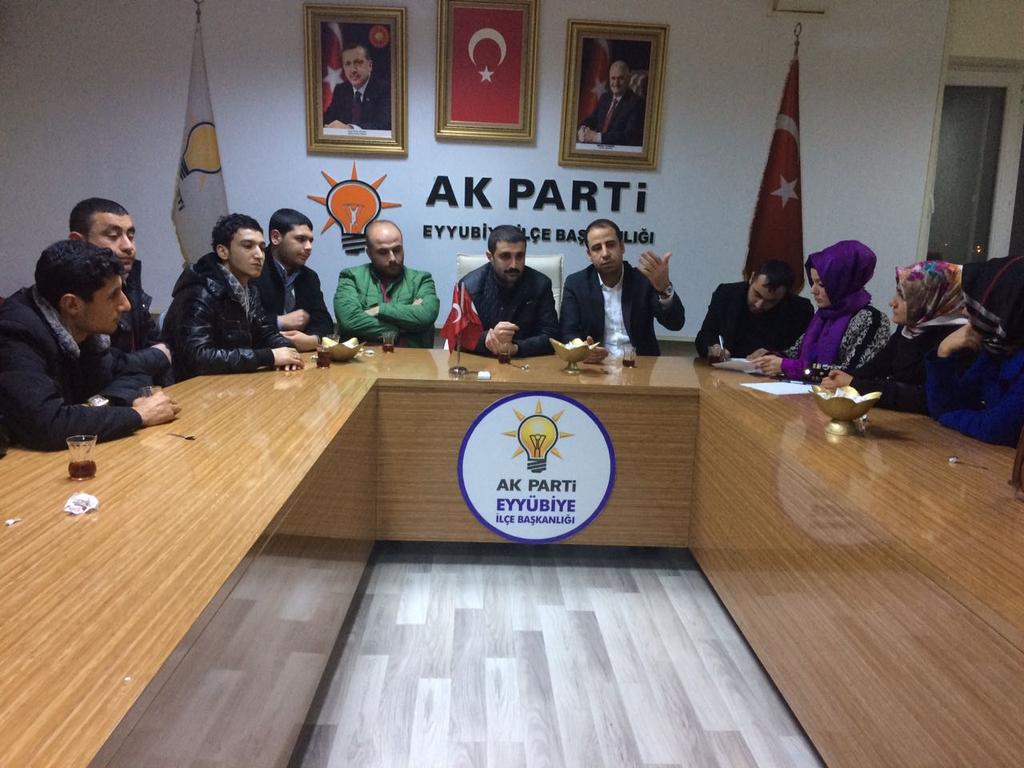 M_YILDIRIM_63's tweet photo. @EyyubiyeAkGnclk  yönetim kurulu toplantımizi gerçekleştirdik ve toplantimiza katılım sağlayan genç meclis üyesi @Huzurlu63 Teşekkürler https://t.co/r6wFEj2x20