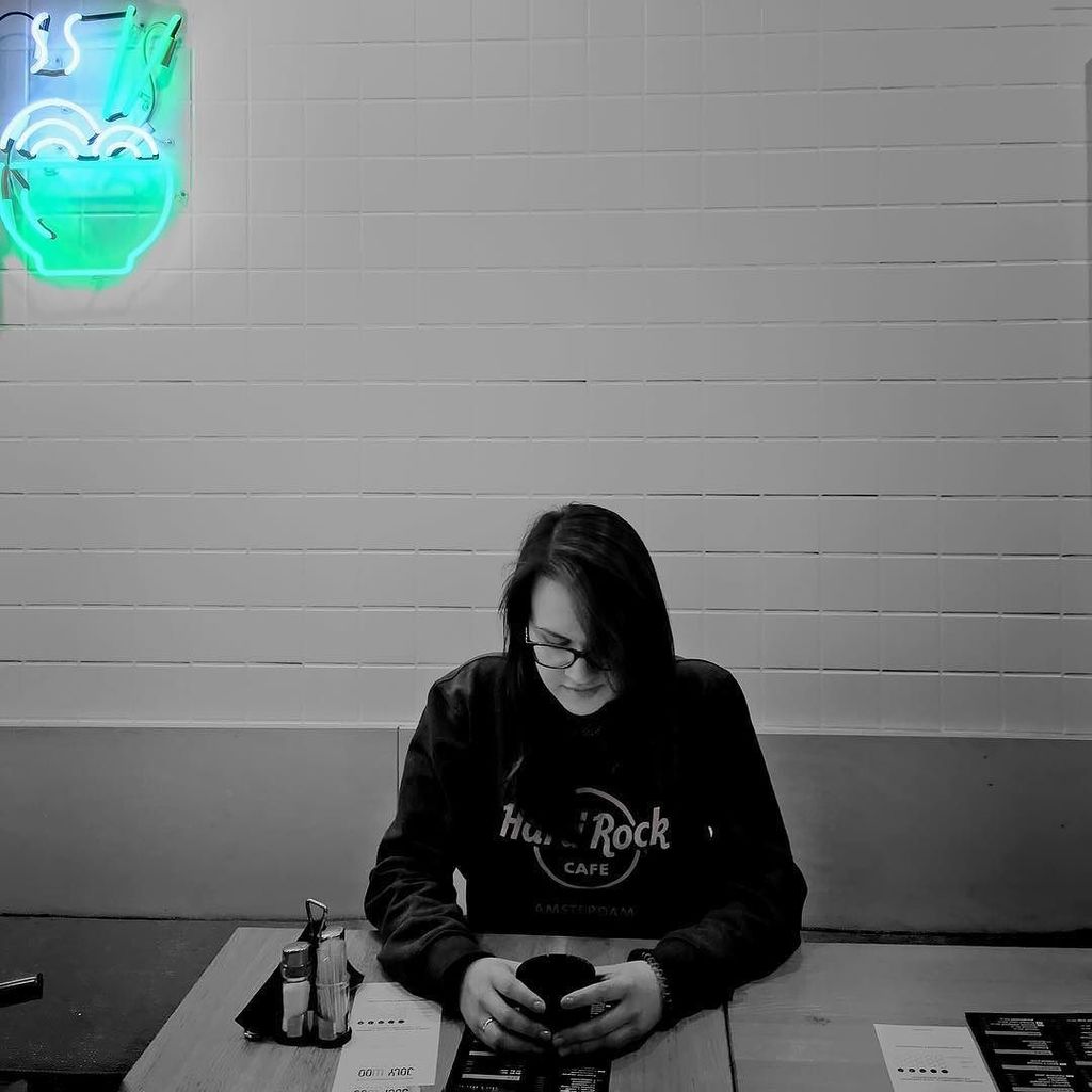havr69's tweet photo. ❤️ #vscocam #vscorussia #neon https://t.co/XG3hzodfQN https://t.co/Ju4HFrJqfx