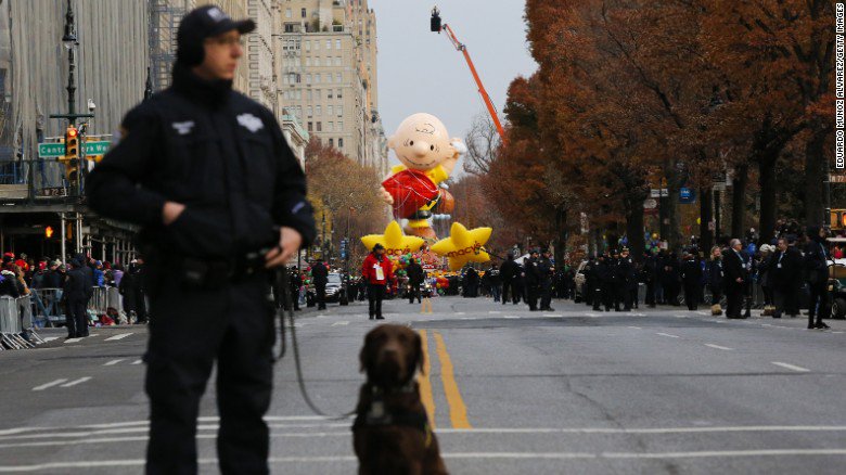 CNN's tweet photo. New York City just had its safest year on record https://t.co/VrzlNdSn1r https://t.co/f29PZNkLeW