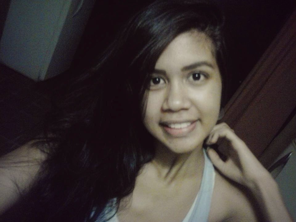 _Cmsc's tweet image. Veo tus fotos para recordarte siempre, para no sentirme sola entre un montón de gente.