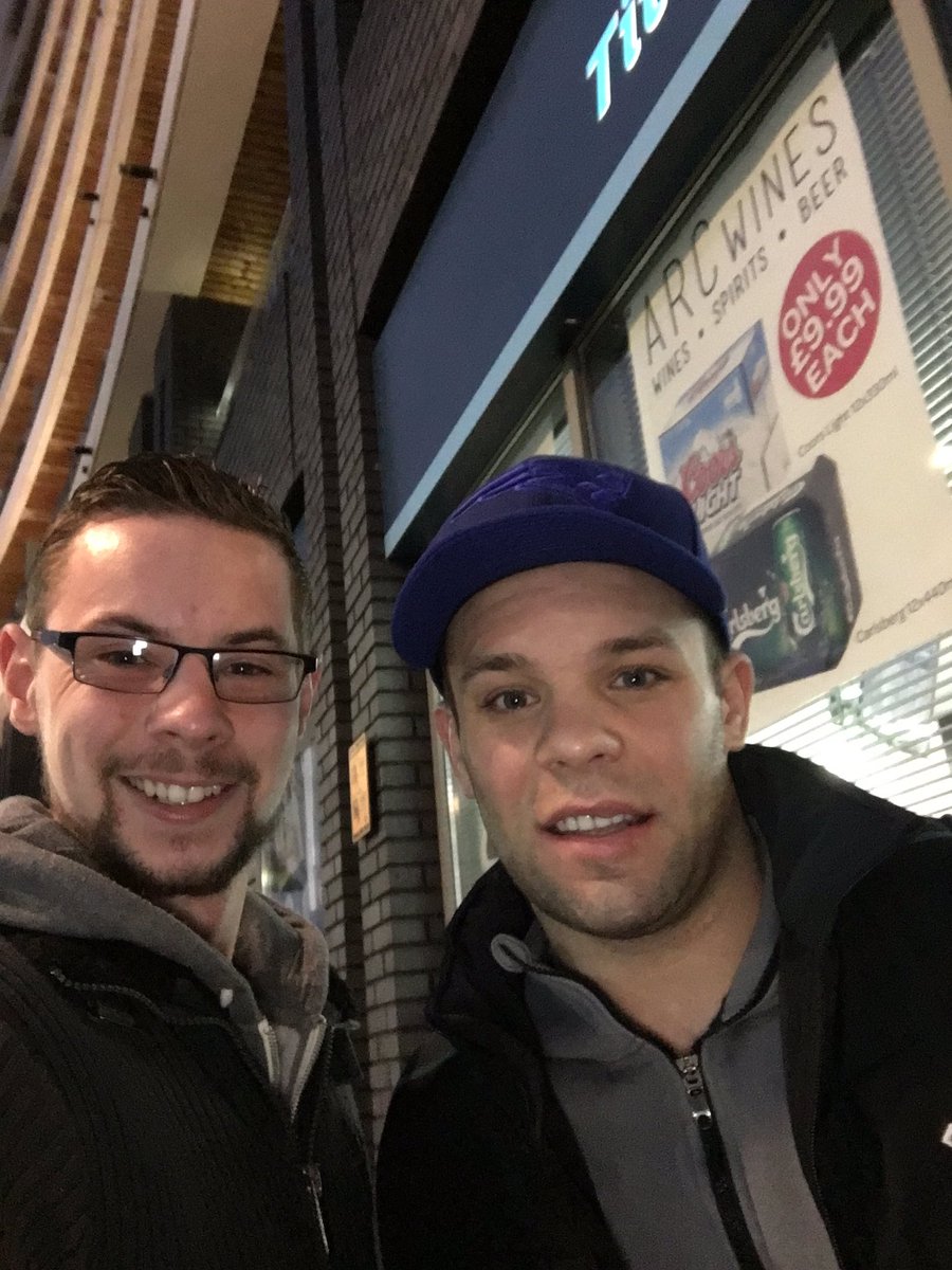 TheDMan78's tweet photo. First day back to work. Go for the morning coffee and find david Rutherford in the shop 😀@BelfastGiants @DjRutherford91 https://t.co/RgUiGBDdjN