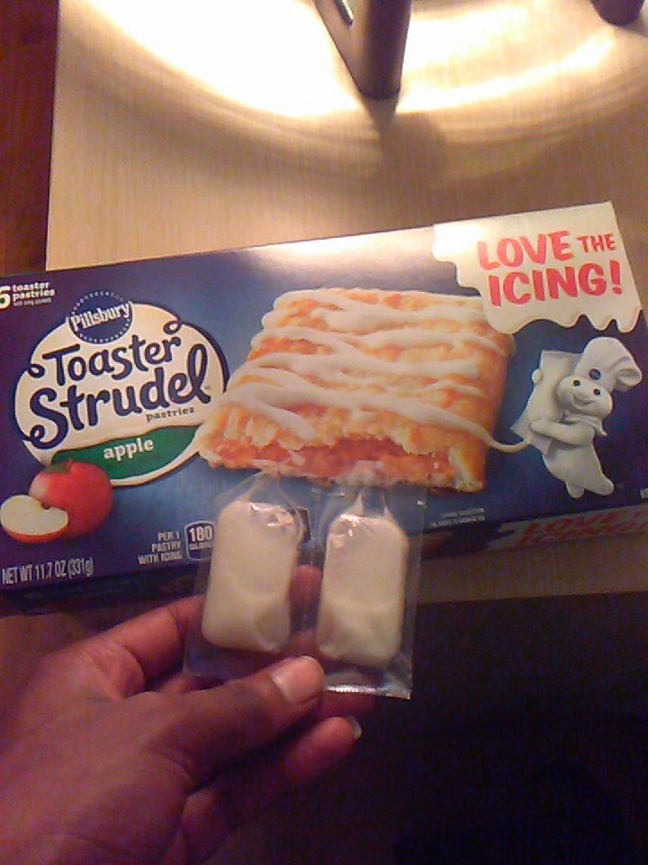 ItsChrisShorts's tweet image. Something I've enjoyed for over 20 years, but @Pillsbury #ToasterStrudel still don't come with enough #icing to make cool #Designs lol