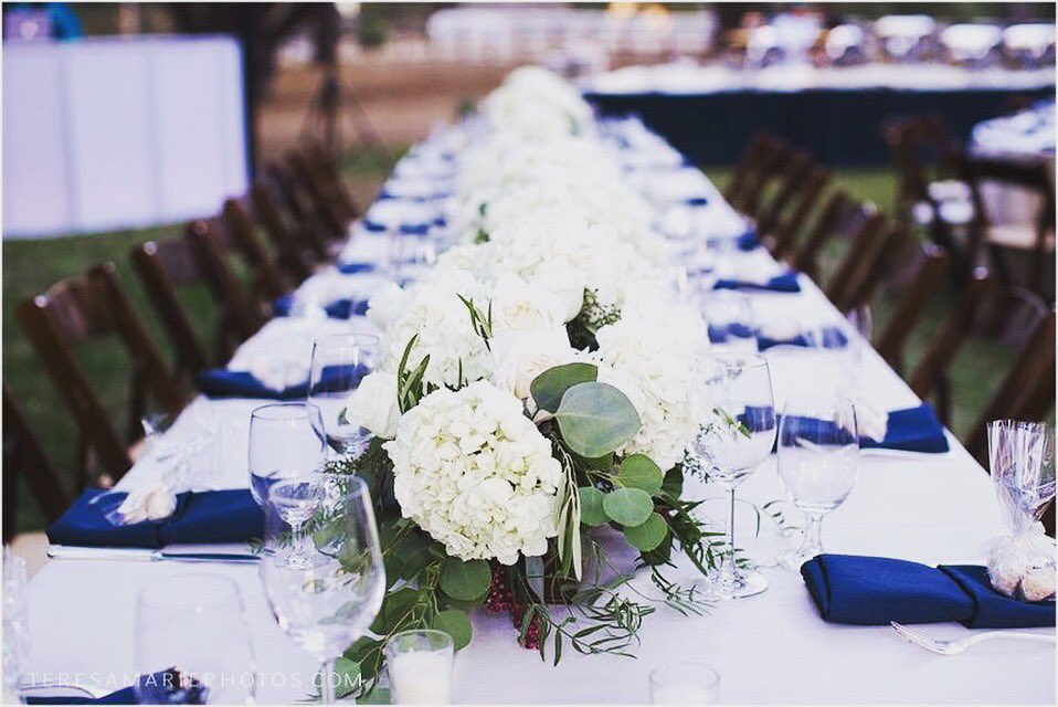 CommandCatering's tweet image. Throwback to this private estate reception #ThrowbackThursday #Weddings #eventplanners #catering