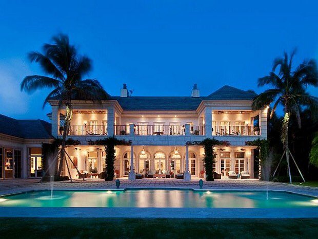 Here's a picture of a dope ass house... 📸: to whoever took this picture #whatyouwant #getit #whitenoise