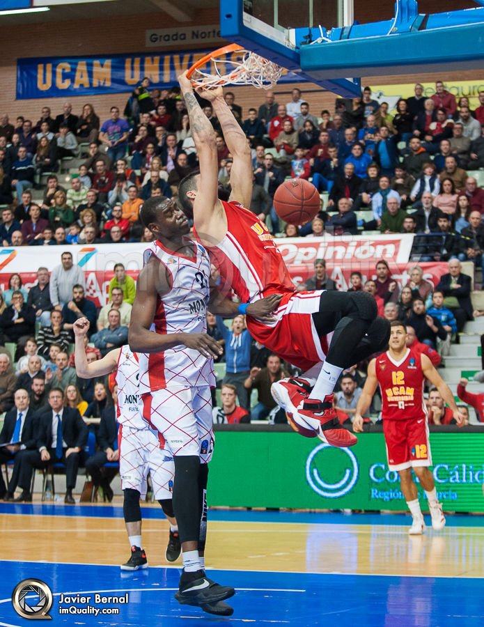JBGtuitero's tweet photo. Trenes de mercancías #Faverani @UCAMMurcia #basket #imQuality #secuencia #fotografia https://t.co/9o6xg67dPo