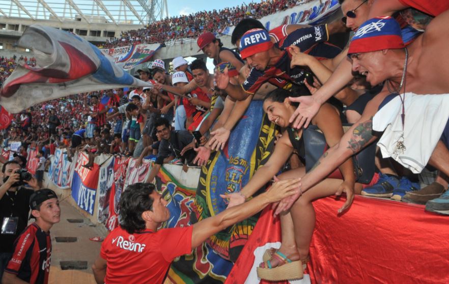 UltimaHoracom's tweet photo. Haedo sobre su "declaración de amor" por Cerro Porteño: "Todo lo que dije me salió del corazón" https://t.co/Hooozkkb27 #D10 https://t.co/H8SEPXMAzB