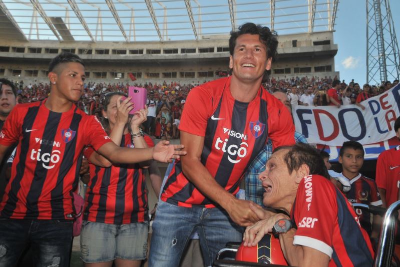 UltimaHoracom's tweet photo. Haedo sobre su "declaración de amor" por Cerro Porteño: "Todo lo que dije me salió del corazón" https://t.co/Hooozkkb27 #D10 https://t.co/H8SEPXMAzB