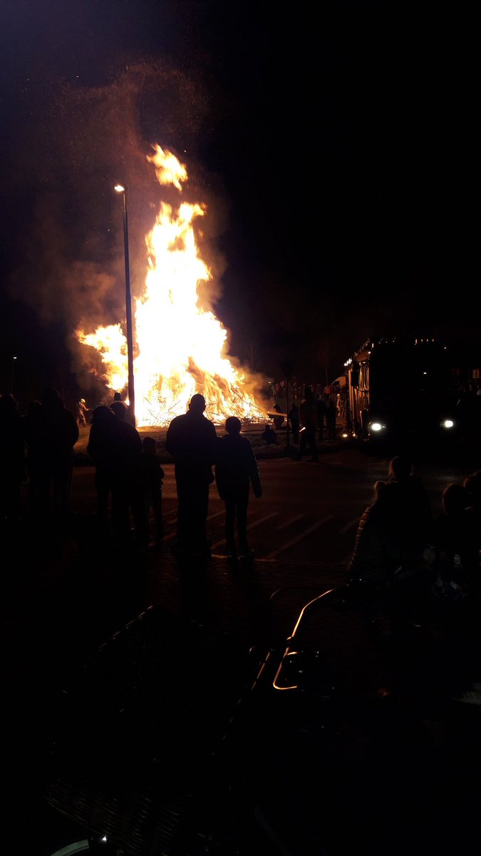 Nog nooit zoveel Porttlanders bij elkaar gezien. Mooie fik!
