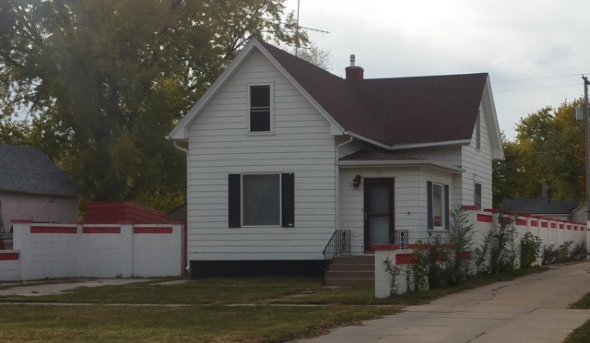 HastingsFC1's tweet photo. We are looking for a buyer on 414 Garfield #Hastings #NE  #realestate https://t.co/ZhJ7uWvfGK https://t.co/2WDsFJvRUo