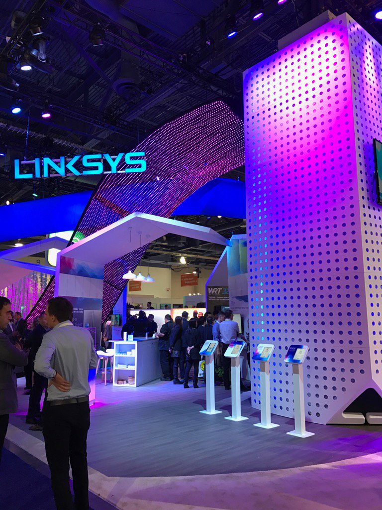 ksohl's tweet photo. Linksys envelopes #CES2017 with Wi-Fi. #linksysvelop https://t.co/V2rGOv0WB9