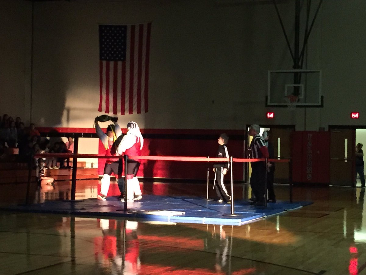 costnersclass's tweet photo. Pep Rally @Falcons_TRMS "wrestling" https://t.co/I8o5YMax5N