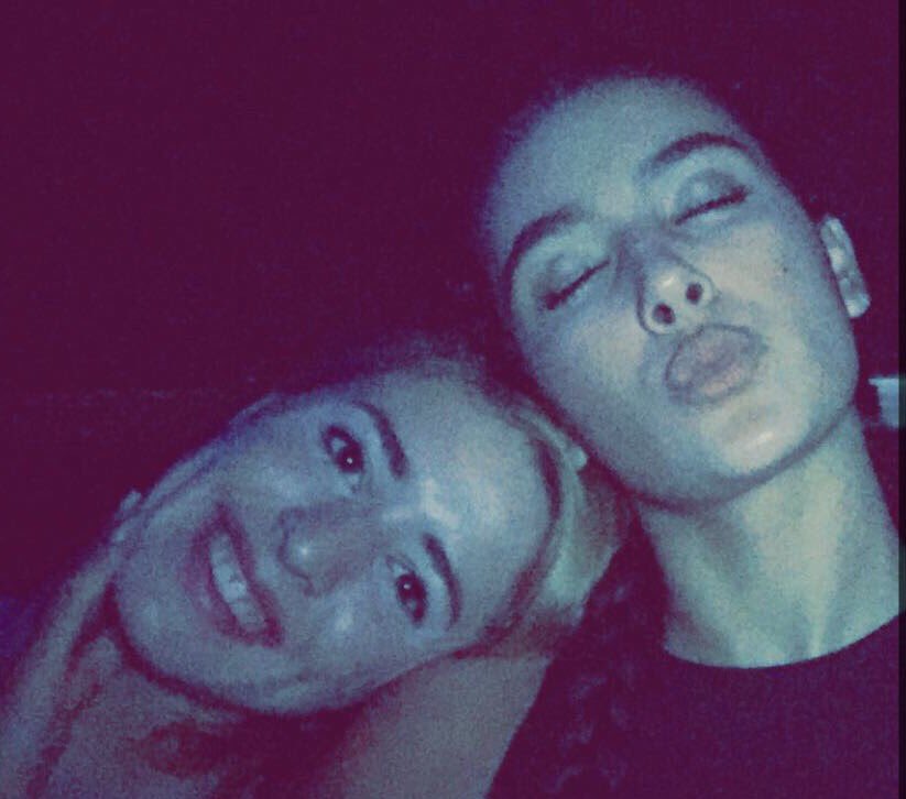 fiamaxxine's tweet photo. feliz cúmplelos a mi favorita💗 College, fuck it; life wouldn't be the same without you. love you mucho #VamoABusal https://t.co/2PvUJ6lyV6