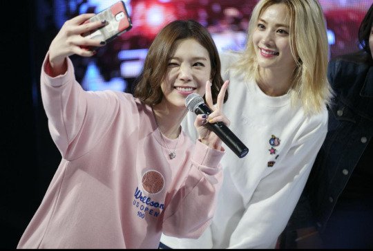 lizzypics's tweet photo. 151022 https://t.co/62kOn9NofU