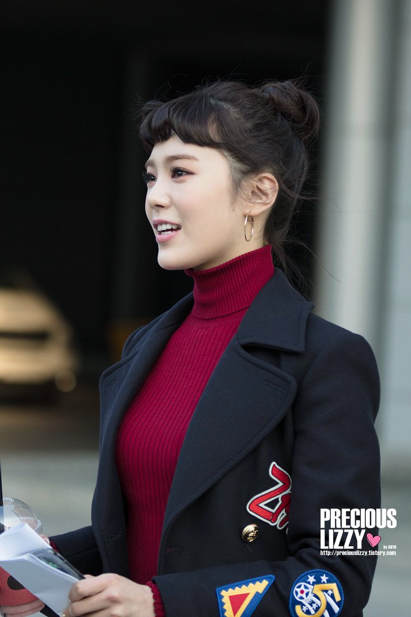 lizzypics's tweet photo. 161220 https://t.co/PrZ5IQdXVd