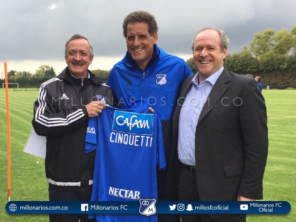 MillosFCoficial's tweet photo. Iniciamos nuestro entrenamiento con la entrega de la camiseta a nuestro Preparador Físico, Guillermo Cinquetti. ¡Bienvenido Profe! https://t.co/Kx58OPHI5l