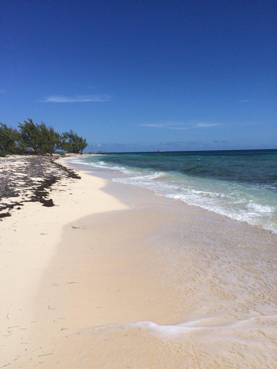 cruisewithtom's tweet photo. It doesn't get any easier or lovelier than #grandturk #carnivaljourneys #cruisewithtomcruise https://t.co/p5PIjvCXsD