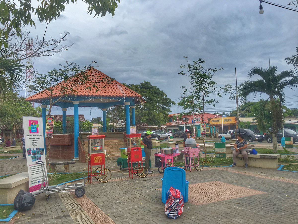 Hoy entrega d juguetes y sorpresas dsd la Cancha José Castillo O. 6pm juegos para los niños
Te invita:
HA.Miguel Batista
HR.Katty Barahona