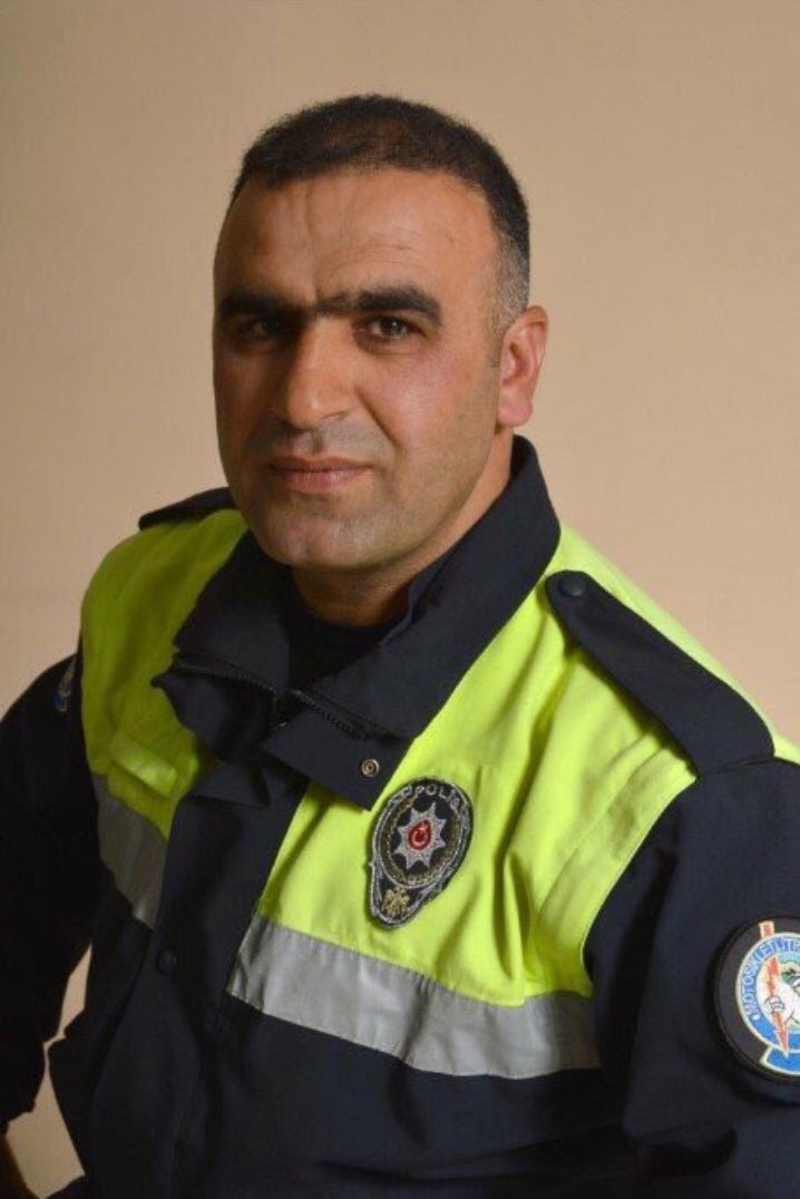 Bu zor günlerde Fethi Sekin gibi kahramanlara çok ihtiyacımız var. Kendisine Allah'tan rahmet, kederli ailesine başsağlığı ve sabır dilerim
