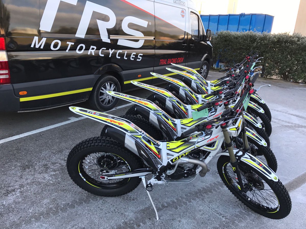 TRS_Motorcycles's tweet photo. ¿Y si una de estas TRS One Raga Racing aparece mañana en tu árbol de #navidad 🎄?
¡Amigos, Feliz #NochedeReyes 👑! #trial #moto #trsone https://t.co/7r90vu57b8