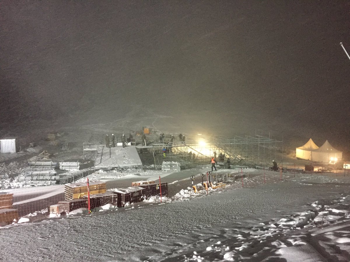 Am #Lauberhorn wird auch in der Nacht gearbeitet!!! 💪Danke für den tollen Einsatz!! <a href="/WeltcupWengen/">Lauberhornrennen</a>