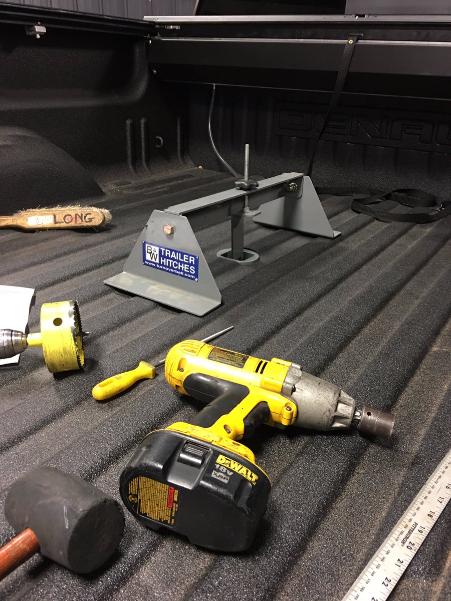 TowSafely's tweet photo. In the middle of another #Quality installation of a #B&amp;W #TurnoverBall #Gooseneck #Hitch.
#StandardOfExcellence
#AttentionToDetail
#DIRTFT https://t.co/LRljZ30OFz
