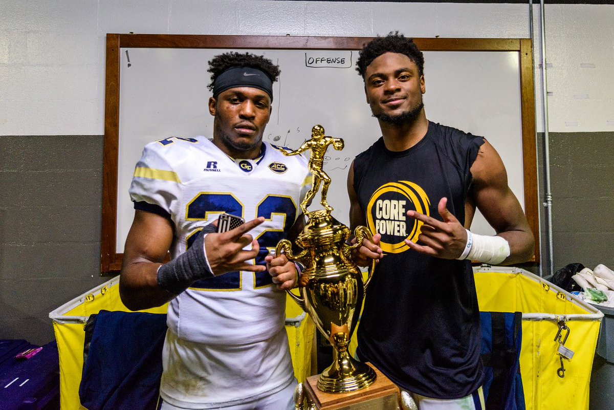 GeorgiaTechFB's tweet photo. #TBT

Dublin 🏆
Athens 🏆
Jacksonville 🏆 https://t.co/KnnU63tzkt