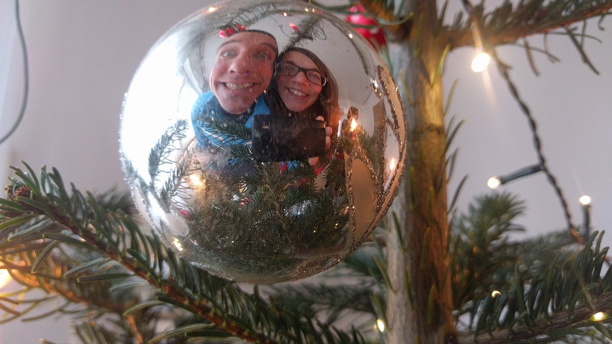 lawtong's tweet photo. Fun with Christmas ornaments: https://t.co/U0gzqSjhgC