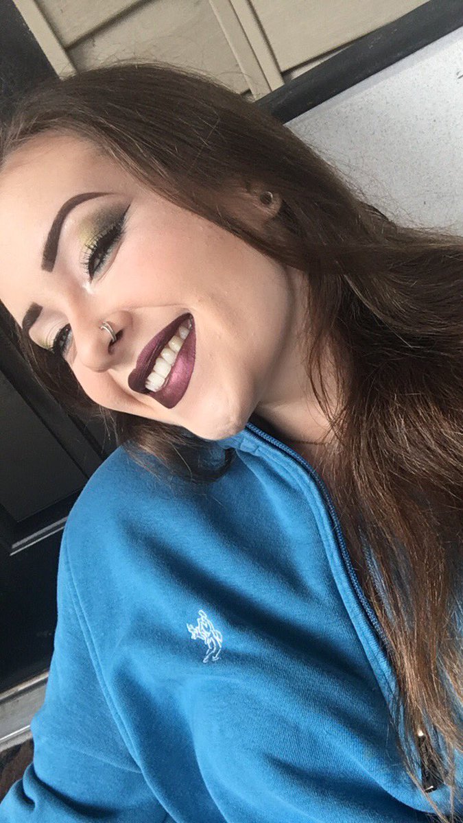 xxandi_'s tweet photo. #motd #mymakeupfleeks #MakeUp #udfullspectrum #juviasmasquerade #noteanoshade ignore my weird faces https://t.co/pkupkaVnLW