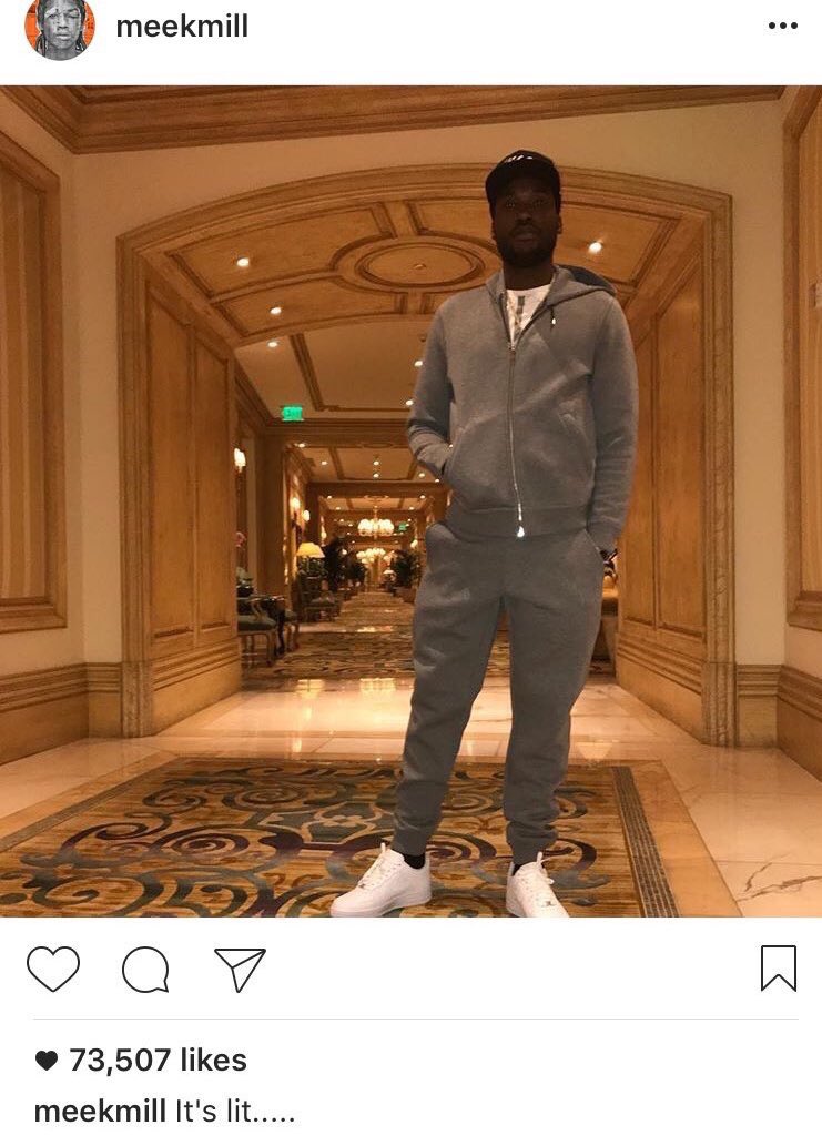 DaddyAndJaxson's tweet image. #MeekMillLookLike he went to vegas with $200 and lost it all in the first hour now he bout to guilt trip his boys to buy him some food