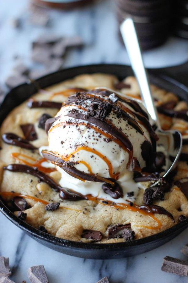 Chocolate chip pizza cookie.