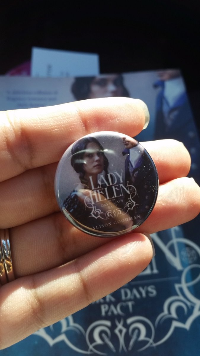 shaheenreads's tweet photo. Ahhh there was a present inside the package! Thank you thank you @HarperCollinsYA :) https://t.co/hteOgwy33g