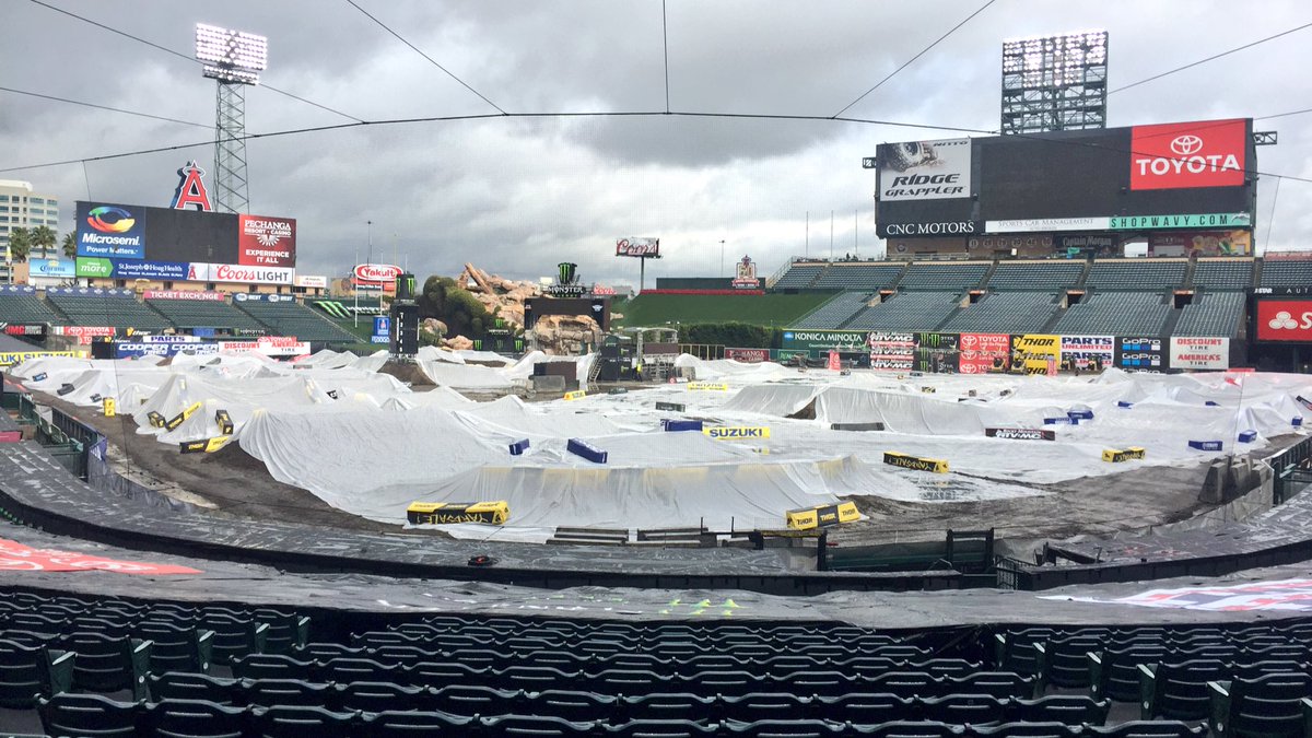 prosportscomm's tweet photo. Getting ready for the first gate of the 2017 season to drop with @coleseely14. 🚨 See you Saturday, Anaheim! #REDElixir #Supercross https://t.co/1xYnfrcFKB