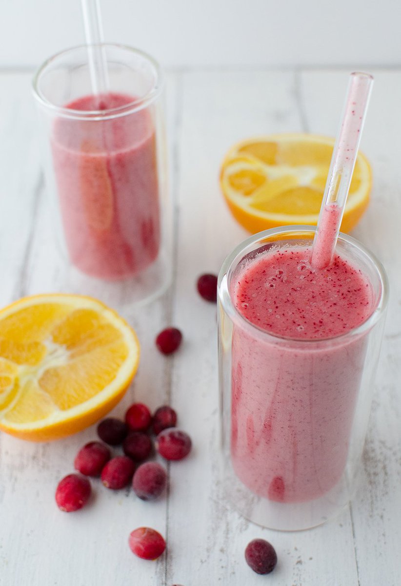 WisCranberries's tweet photo. This #berrytasty Cranberry Smoothie is the perfect way to kickstart a healthier 2017! Recipe: https://t.co/DZehli0j2U https://t.co/xvYc3XYU0N