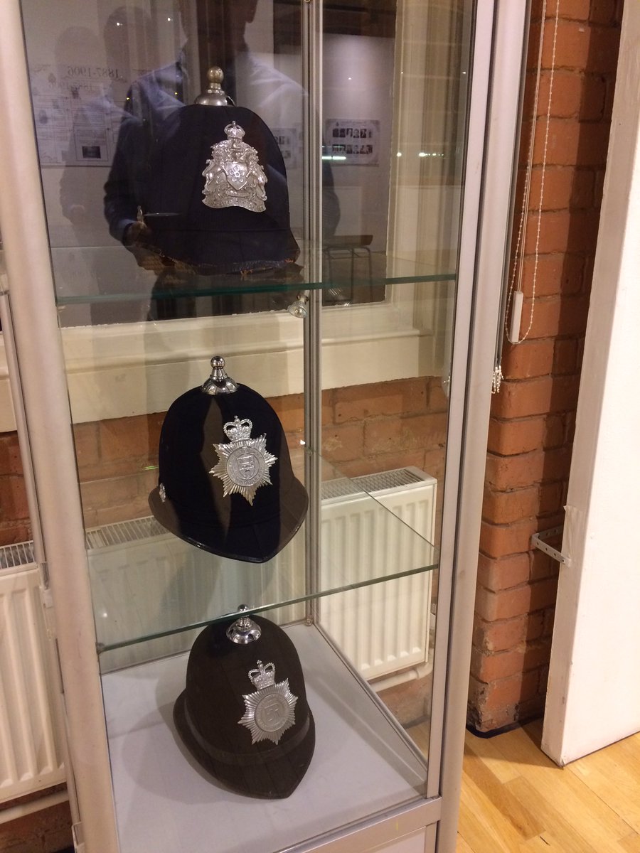 Police_Gazette's tweet photo. Enjoyable #LP180 talk by former @leicspolice CS Geoff Feavyour @AtkinsBuilding @LeicsCadets @CCLeicsPolice @leicsvolunteers @LeicsPSD https://t.co/cvKDWw8abA