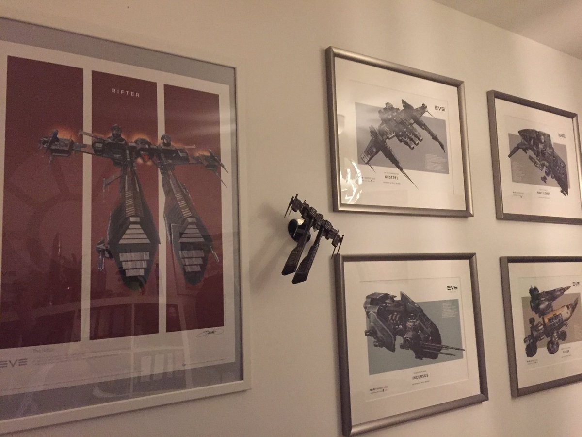 Kleeteufel's tweet photo. Redecorated the woman-cave. Thx for help @RavenGalactic #tweetfleet #EVEOnline #winmatar https://t.co/Gnr6Kf0Mdc