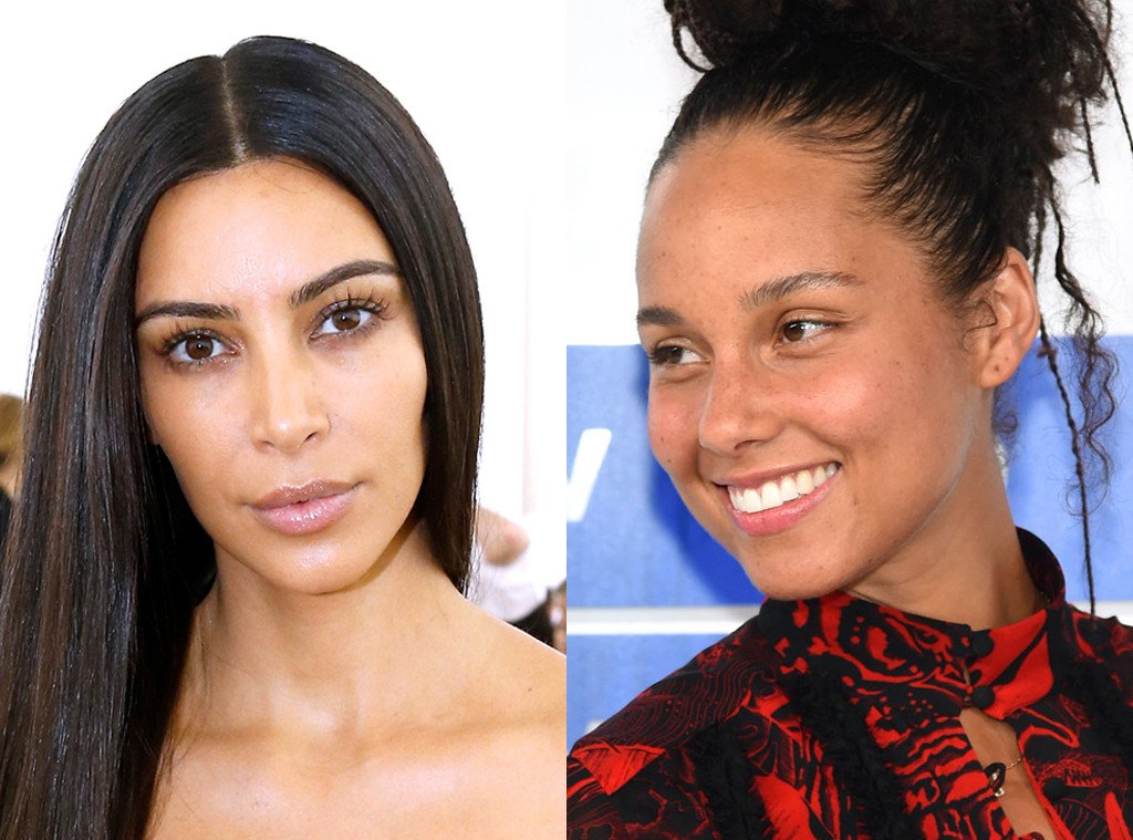 einsider's tweet photo. 2017 could be the year we kiss contouring goodbye. One celeb makeup artist's beauty predictions: https://t.co/KCEFt9rueq https://t.co/xTNIYjWIG1