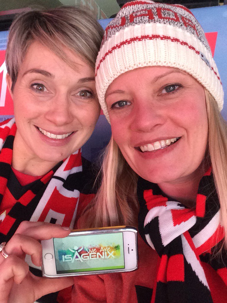 juliecsimpson's tweet photo. Having an amazing time at the #WorldJuniors https://t.co/WTVwAg1Lv6