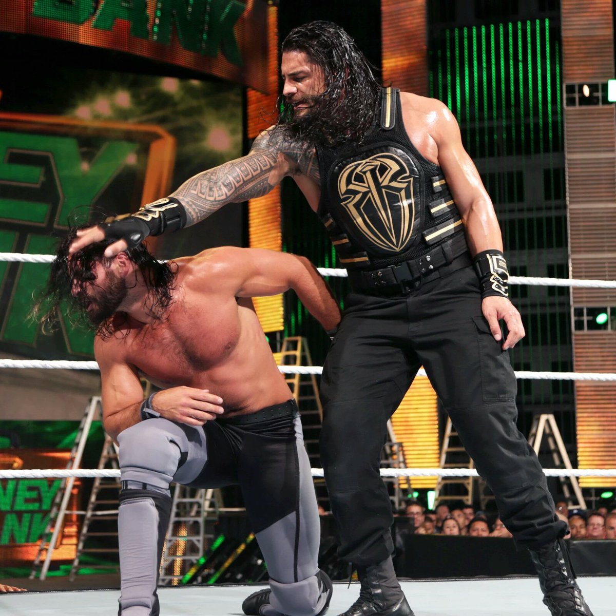 LeeshaNDessy's tweet photo. #ROMAN #GETINHISWAY #TALKTOTHEFIST @WWERomanReigns @HeSpearsThemAll @romanreigns568 @WWETHEUSOS @shady926 @Rockfan_86 @0231jana https://t.co/DNy67H70Pk