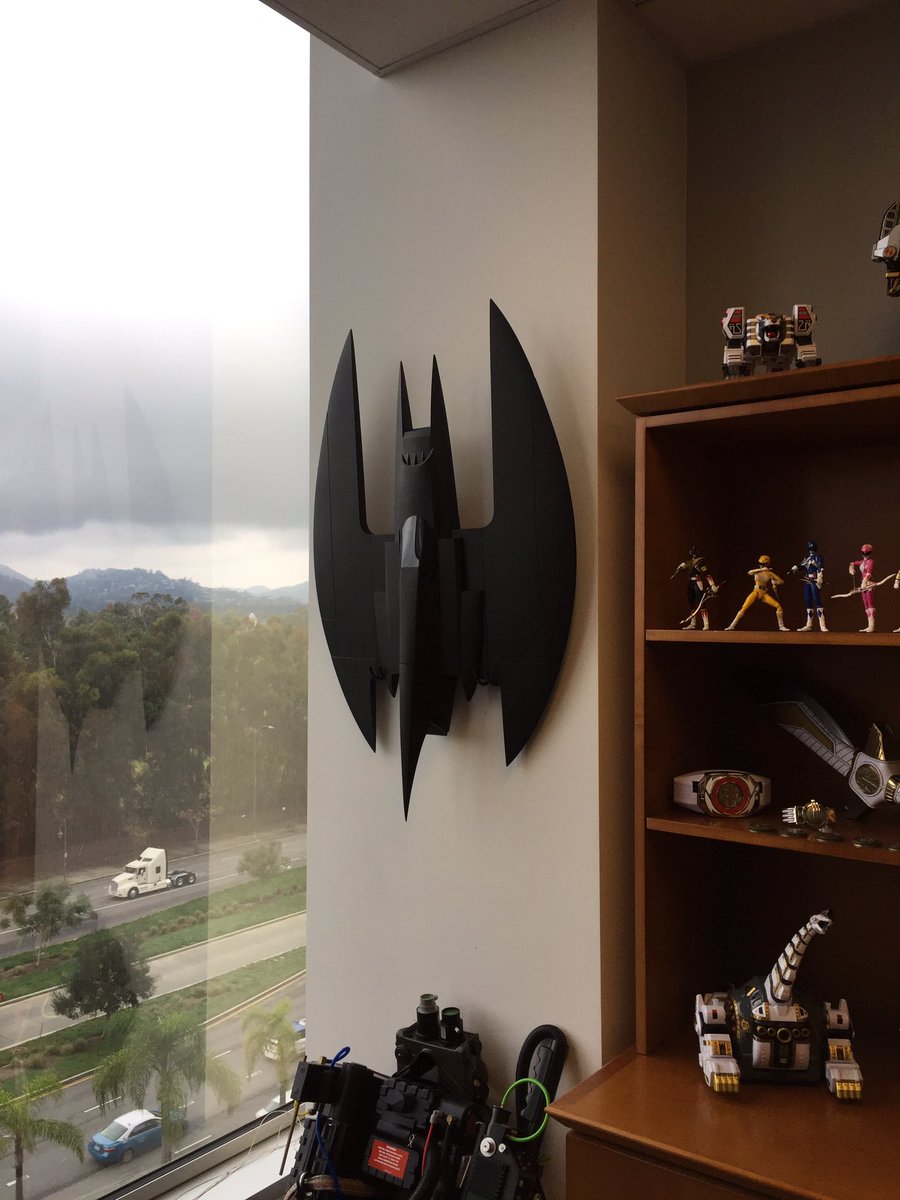 dc collectibles batwing