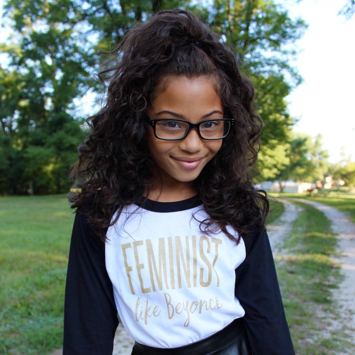 We're ready for #Coachella with our "Feminist Like Beyoncé," shirts. They're, finally, back in the shop! 
freetobekids.com/collections/ki…