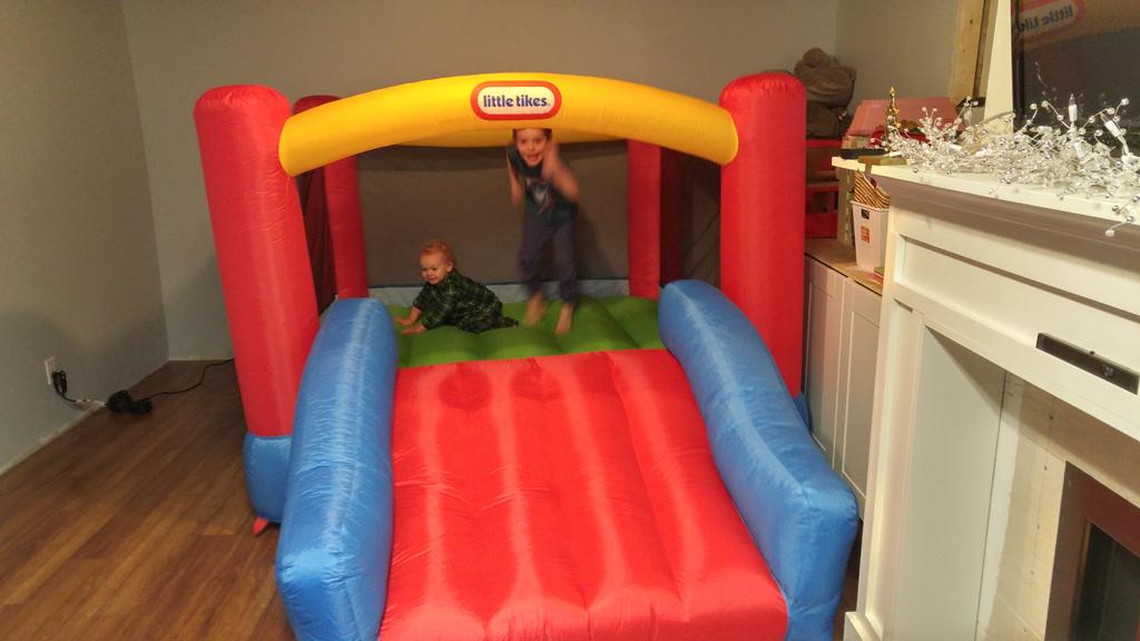 ems1586's tweet photo. @bobbythemonkey don't feel bad we got our kids bouncy castle too #longCanadianwinter #onlyyoungonce @ButchRicky https://t.co/PNiLGL4qXy