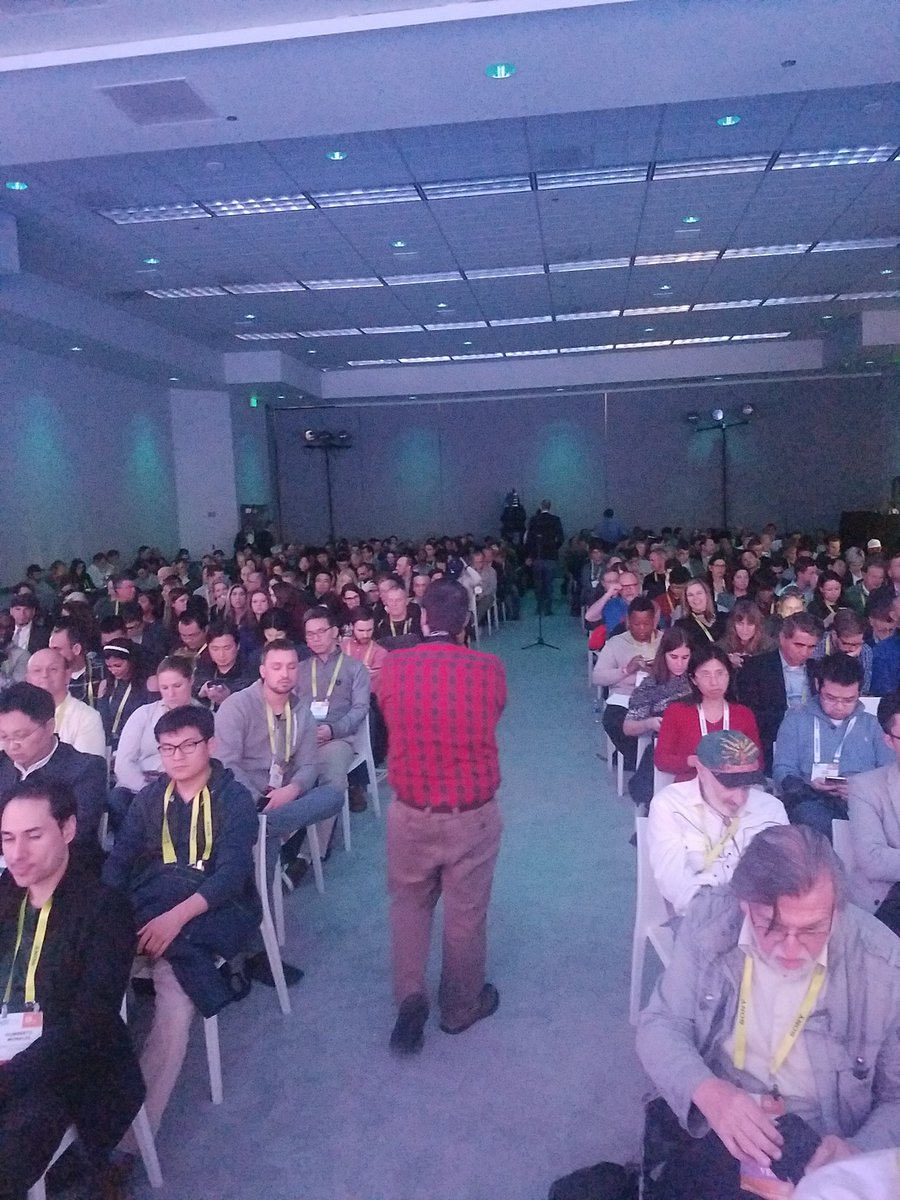 sparkinlarkin's tweet photo. Packed house at CNET Next Big Thing! #CNETNBT https://t.co/Pd3CxAWRz0